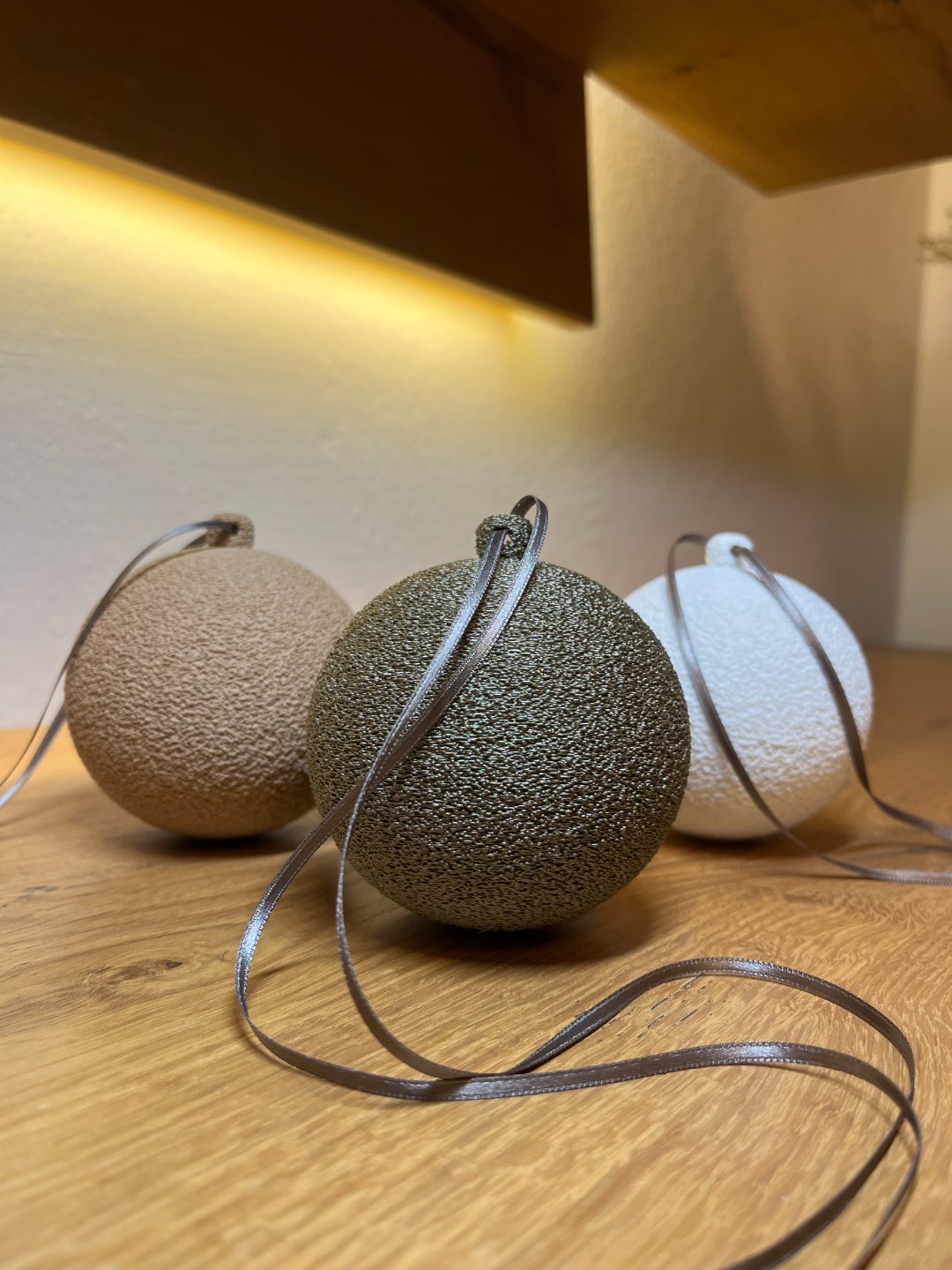 Fuzzy Weihnachtskugel - Aufhängen oder Hinstellen